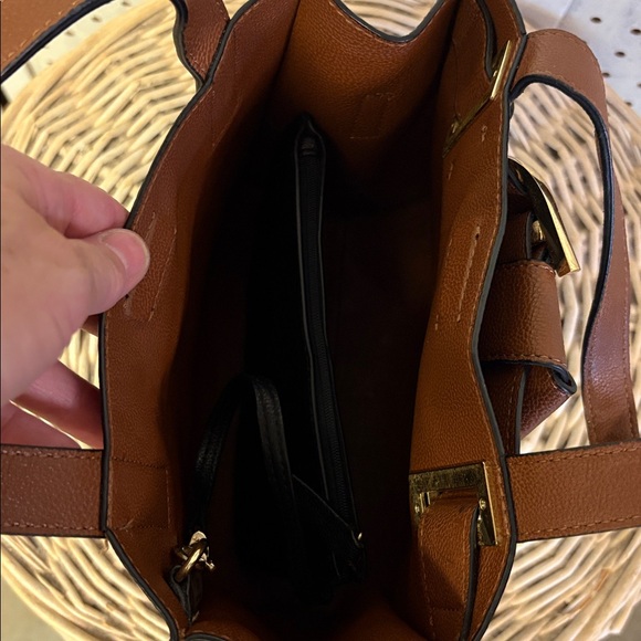 Calvin Klein - Picture 6 of 10